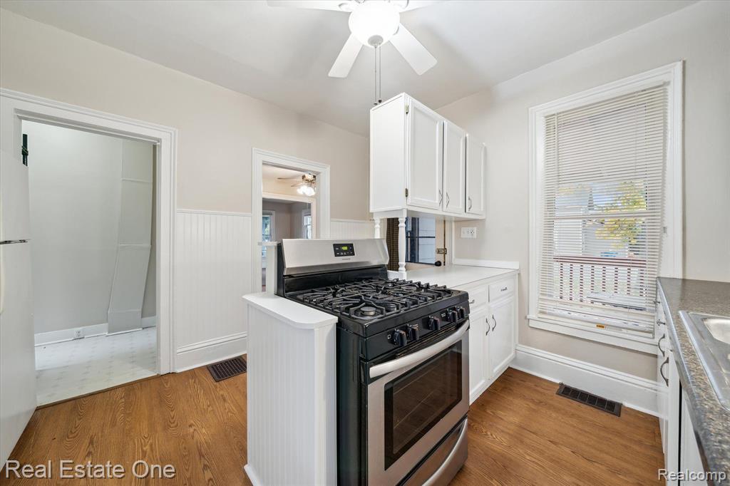 95 N WASHINGTON Street, Oxford, MI 48371 — Photo 16