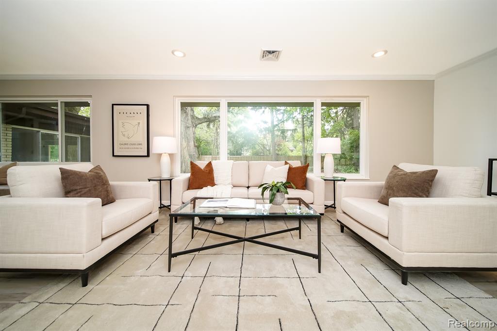 19041 Bungalow Drive, Lathrup Village, MI 48076 — Photo 17