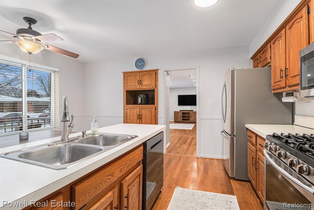 5957 Slate Drive E, Troy, MI 48085 — Photo 10