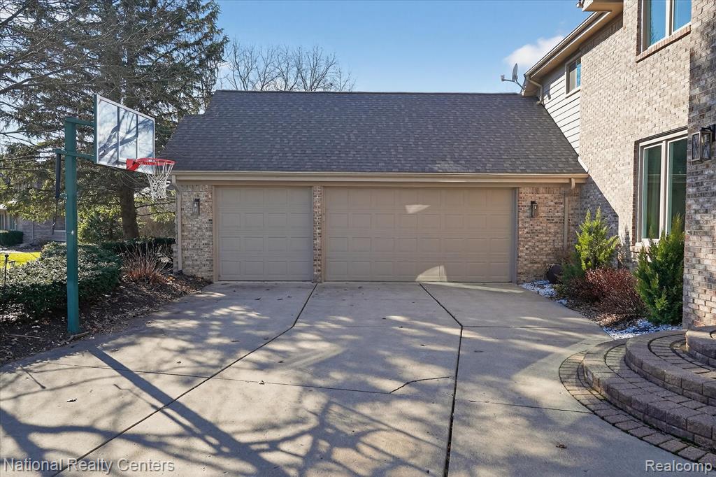 1280 Glen Court, Highland, MI — Photo 35