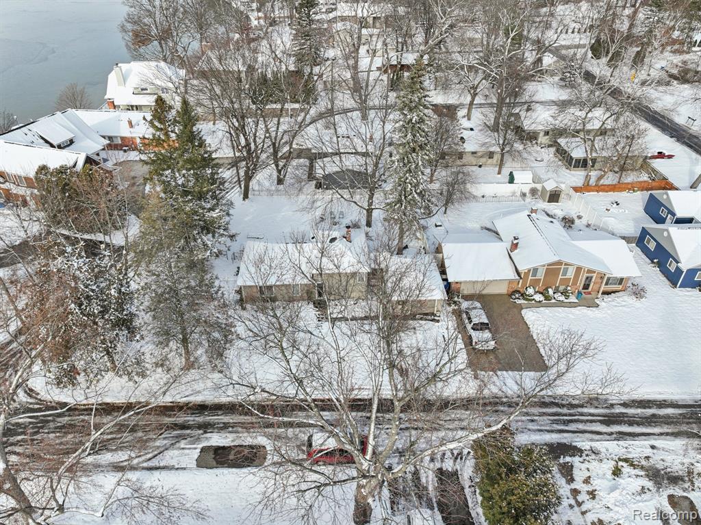 4049 S Shore Street, Waterford, MI 48328 — Photo 27