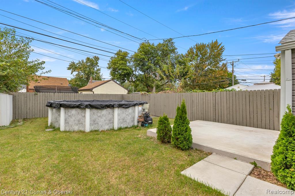 853 CLOVERLAWN Boulevard, Lincoln Park, MI 48146 — Photo 26