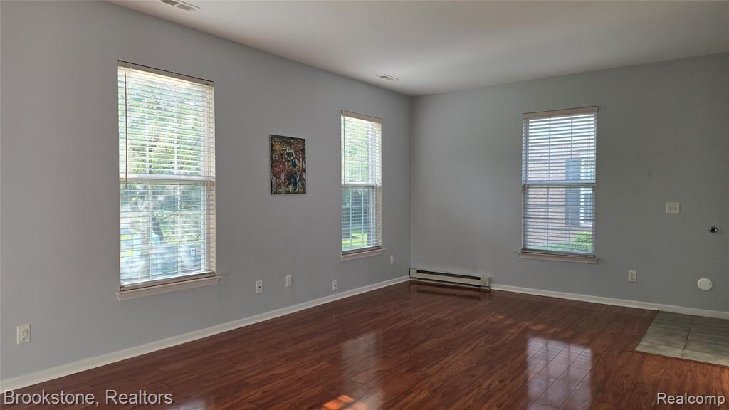 1976 Pinecroft Drive, 194, Canton, MI 48188 — Photo 5