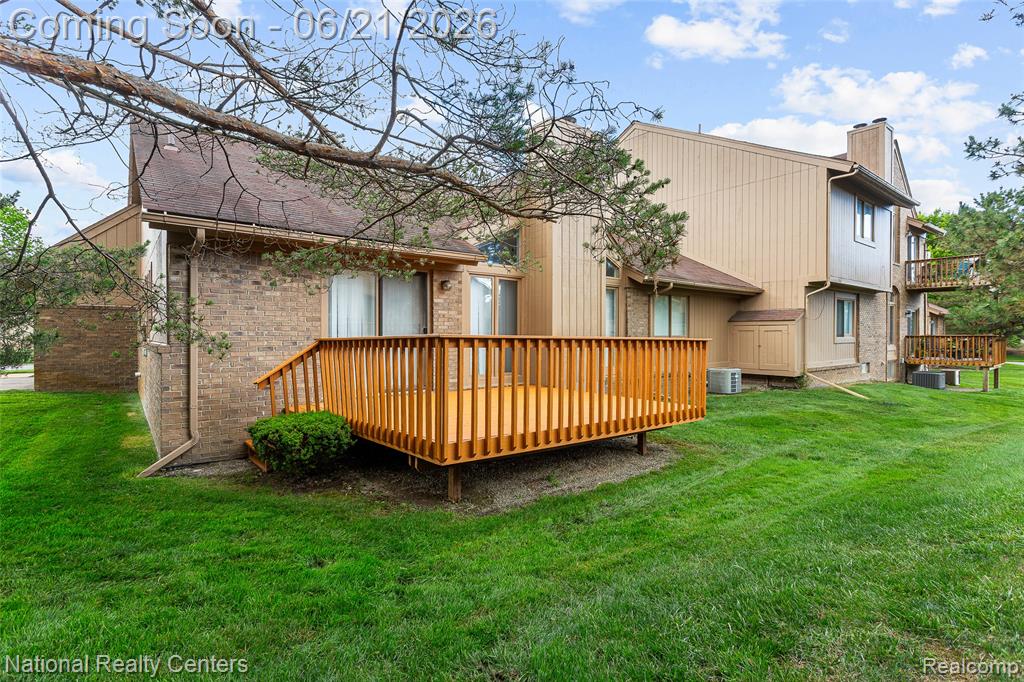 6153 Westbrooke Drive, West Bloomfield, MI — Photo 31