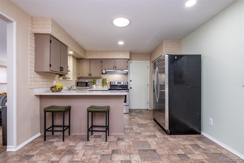 39856 Parklawn Drive, Sterling Heights, MI 48313 — Photo 11