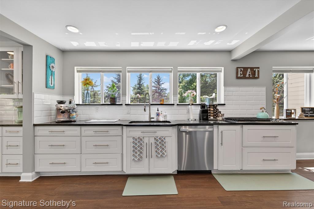 30650 Lahser Road, Beverly Hills, MI 48025 — Photo 18