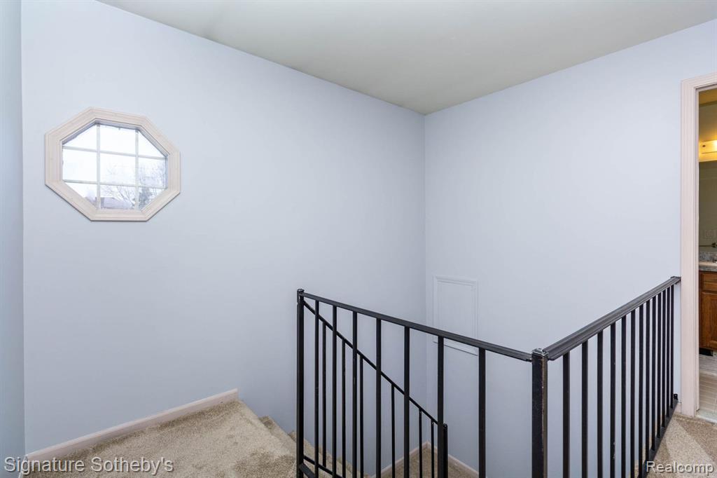 461 Farmridge Court, Rochester Hills, MI 48307 — Photo 13