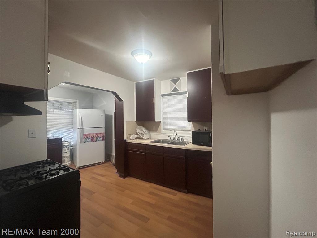 6352 Evergreen Avenue, Detroit, MI 48228 — Photo 11
