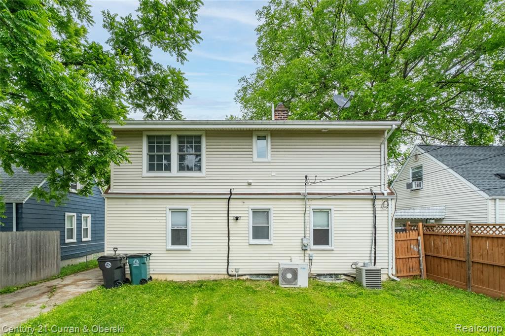 13631 Labelle Street, Oak Park, MI 48237 — Photo 3
