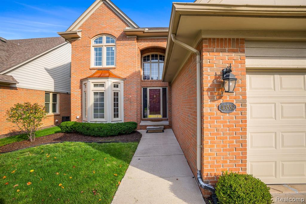 43552 INGLENOOK CT, Sterling Heights, MI 48314 — Photo 2