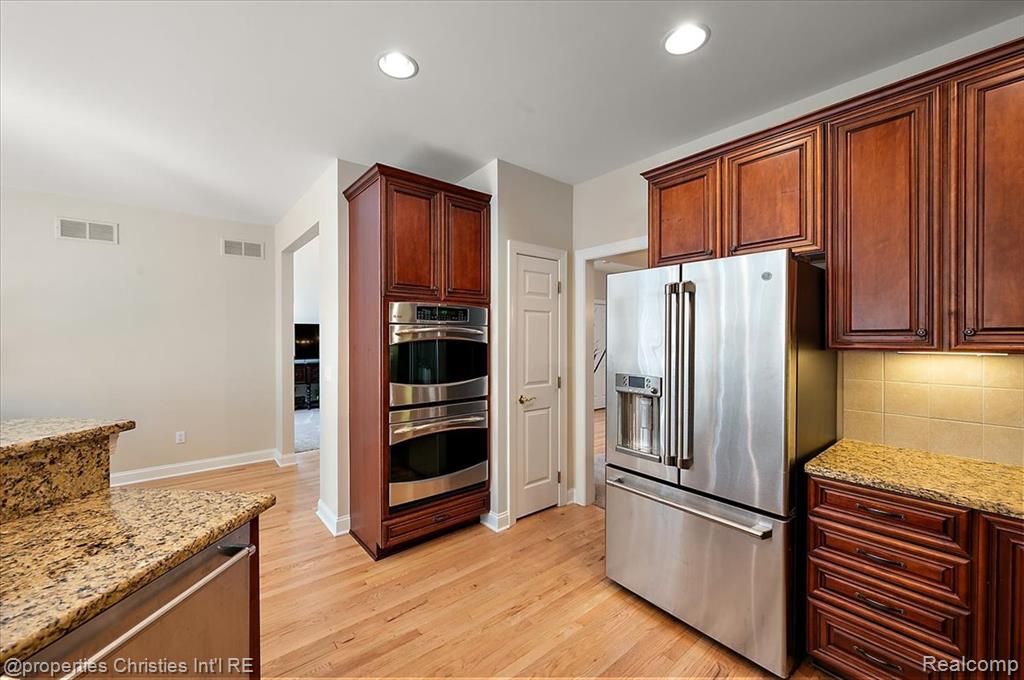 44683 Broadmoor Circle N, Northville, MI 48168 — Photo 28