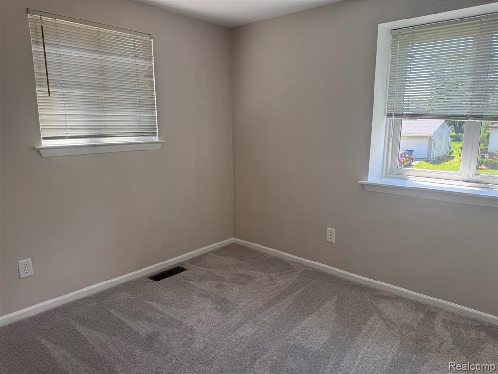 2833 Deake, Ann Arbor, MI 48108 — Photo 10