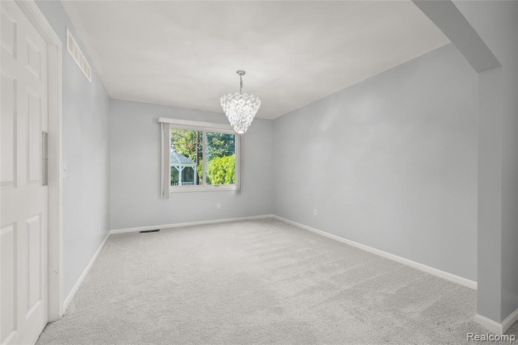 441 Parkview Drive Drive, Detroit, MI 48214 — Photo 9