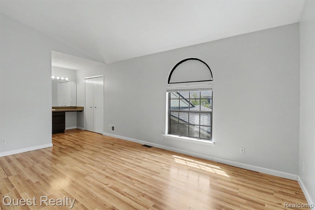 5673 Drake Hollow W Drive W, West Bloomfield, MI — Photo 15