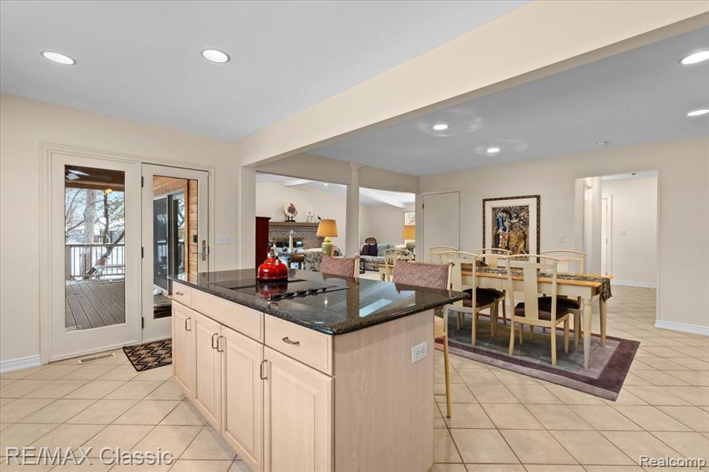 5067 Oakwood Court, Commerce Twp, MI 48382 — Photo 17