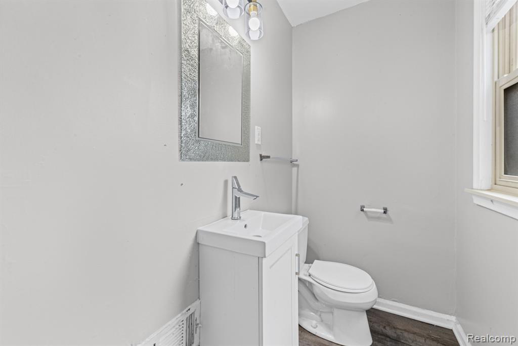 17400 Huntington Road, Detroit, MI 48219 — Photo 24