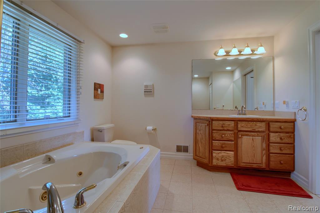 4600 Dolores Drive, Trenton, MI 48183 — Photo 27