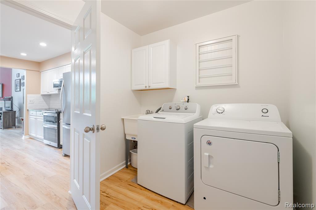 9892 Hawthorne Glen Drive, Grosse Ile, MI 48138 — Photo 22