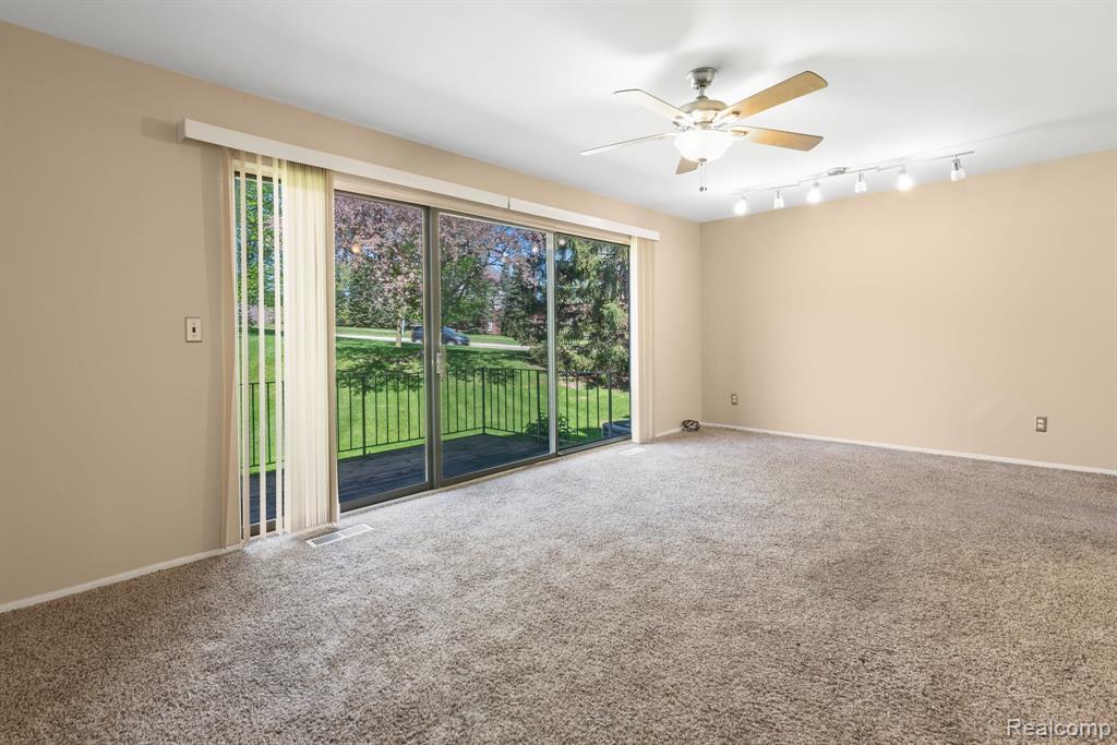 794 Oak Brook Ridge Drive, Rochester Hills, MI 48307 — Photo 9
