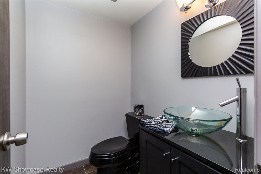 7339 ELLINGROVE Drive, White Lake, MI 48383 — Photo 36