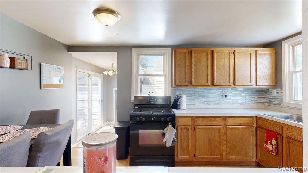 4322 GREENLY Street, Burton, MI 48529 — Photo 15