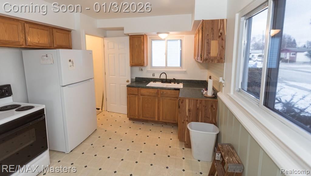 4696 Syracuse Street, Dearborn Heights, MI 48125 — Photo 7