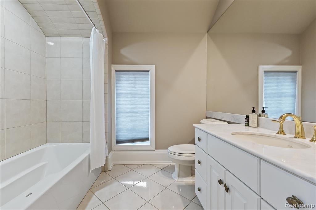 2370 Pond Vallee Drive, Oakland, MI — Photo 49