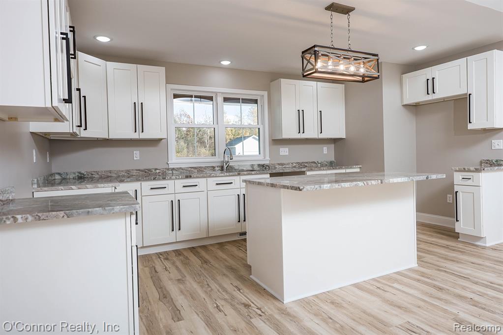 2047 Edward Lane East, MI — Photo 10