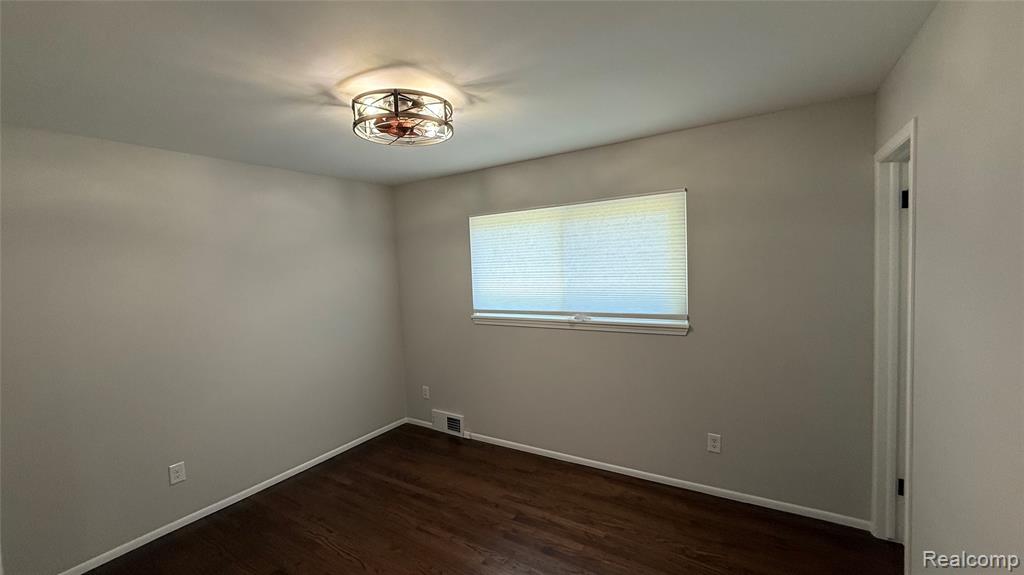 805 S Carlson Street, Westland, MI 48186 — Photo 12