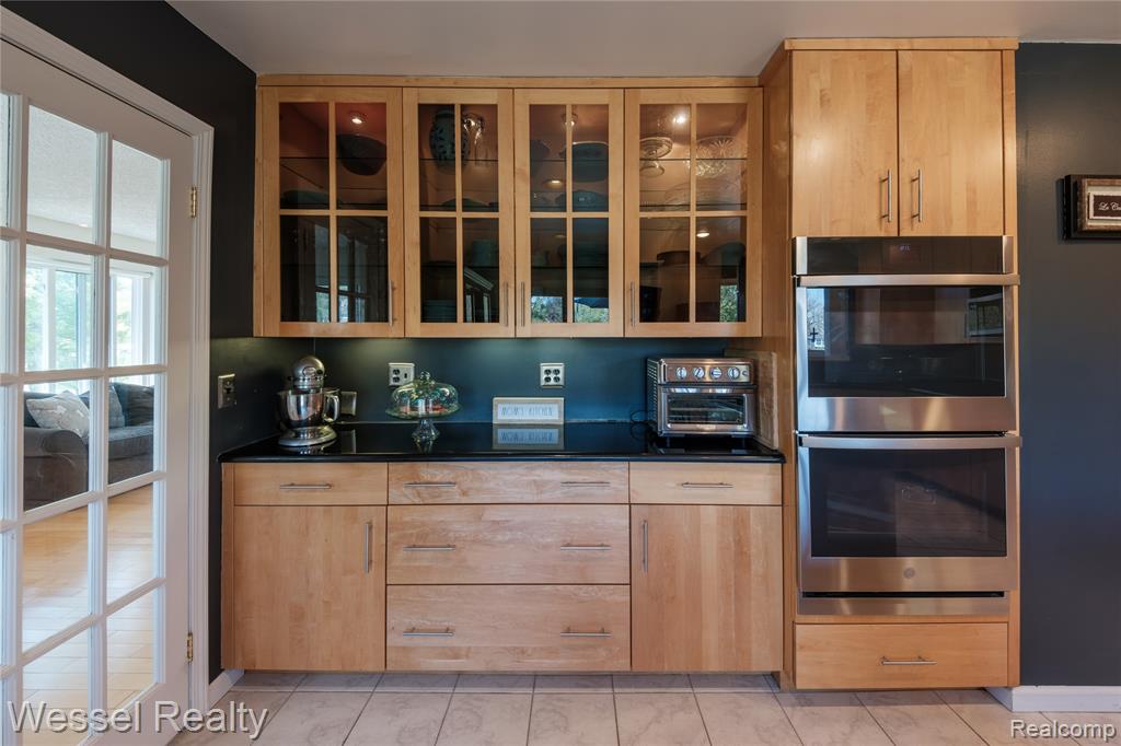 117 Coachlamp Road, Rochester, MI 48306 — Photo 18