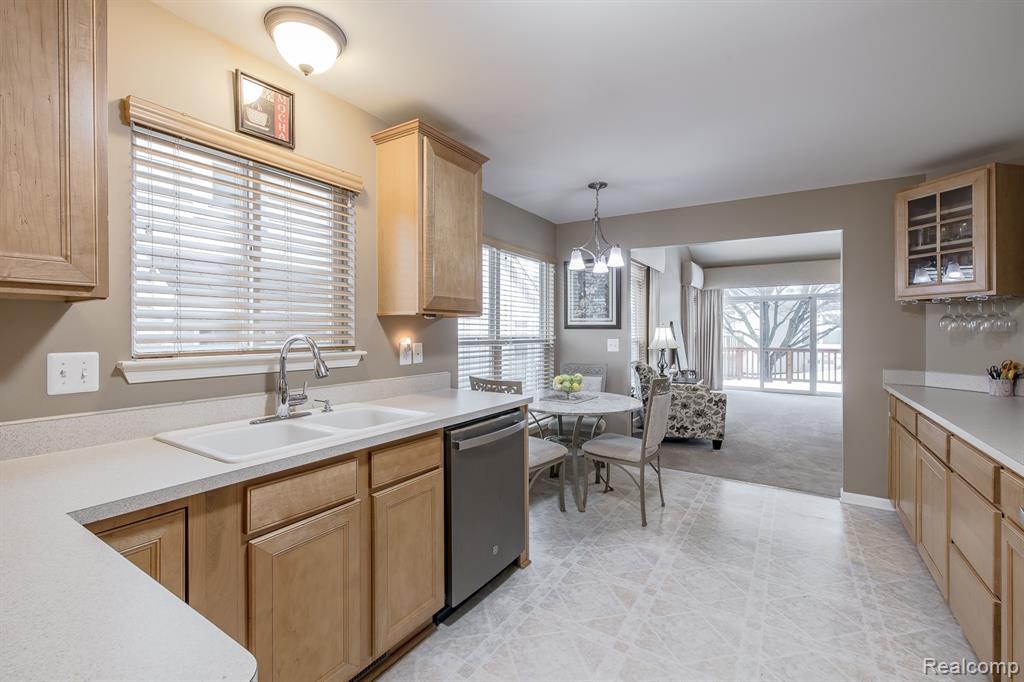 8213 Sequoia Lane, White Lake, MI — Photo 17