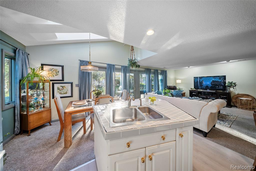 30500 Bayview Drive, Gibraltar, MI — Photo 9