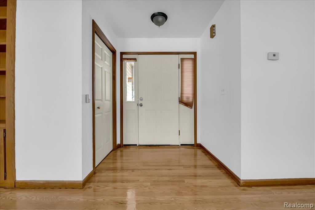 9416 Wildwood Lake Drive, Whitmore Lake, MI 48189 — Photo 2