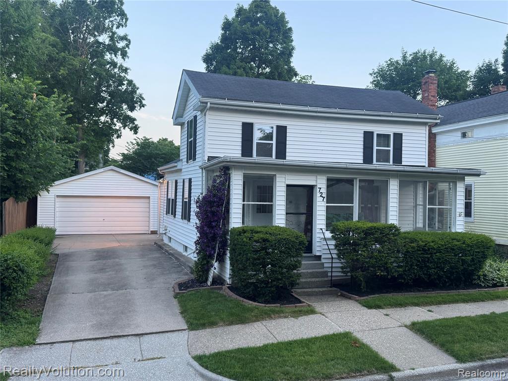 727 W Park Street, Lapeer, MI 48446 — front exterior