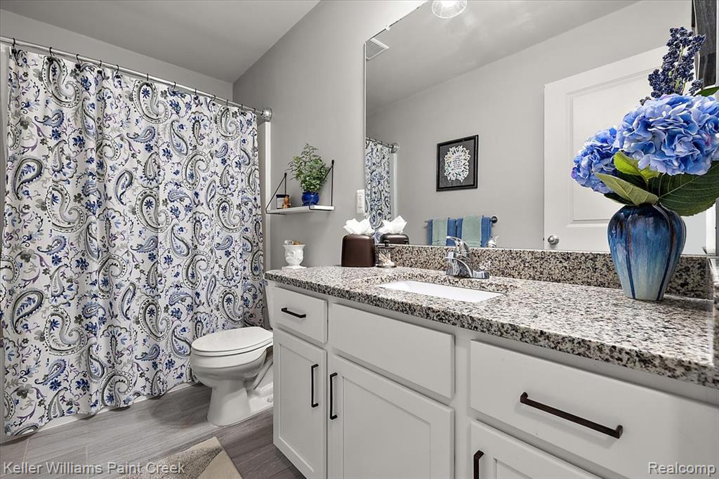 84 Greenan Lane, Lake Orion, MI 48362 — Photo 22