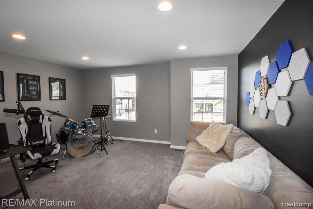 29914 BRAEBURN, New Hudson, MI 48165 — Photo 36