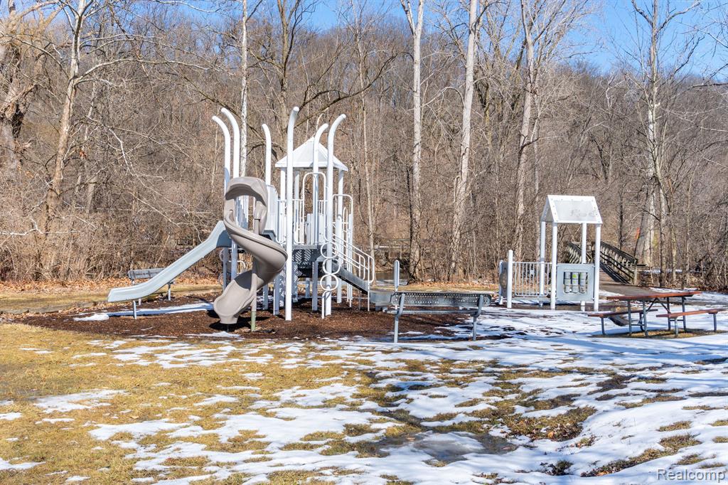 1205 ISLAND Drive, 201, Ann Arbor, MI 48105 — Photo 29