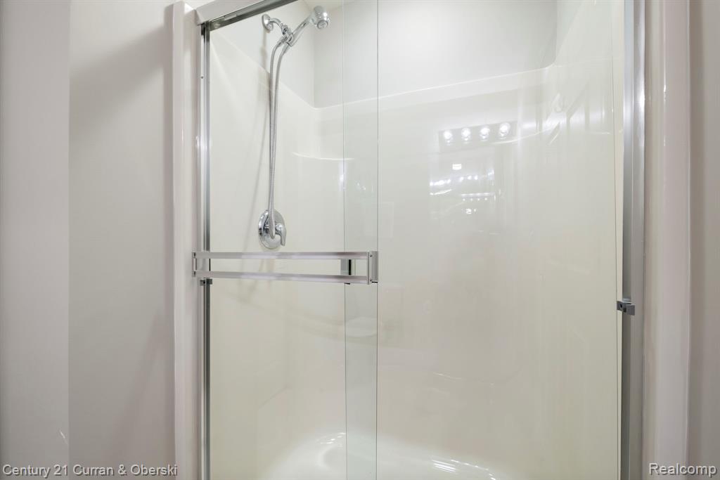 48742 Tanglewood Drive, Macomb, MI 48044 — Photo 49