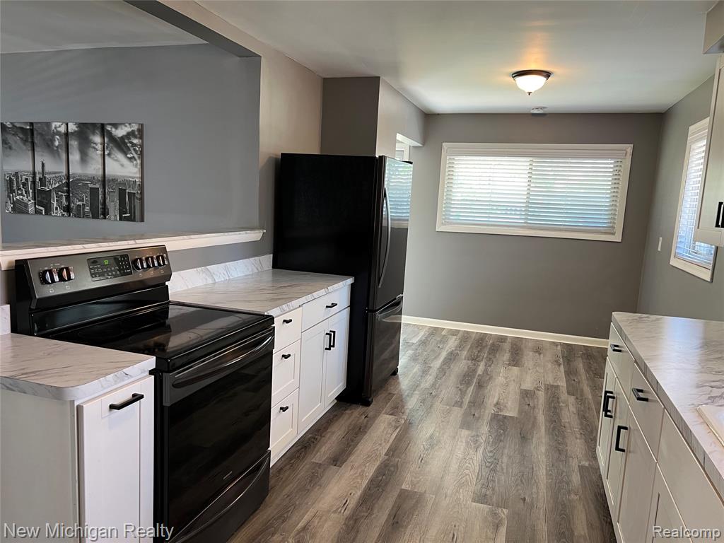 4002 McKinley Street, Dearborn Heights, MI 48125 — Photo 18