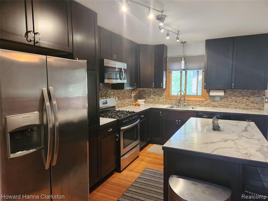 9770 Cedar Island Road, White Lake, MI — Photo 13