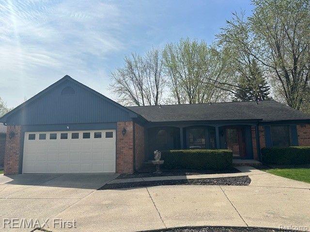 40015 VACHON Drive, Sterling Heights, MI 48313 — Photo 2