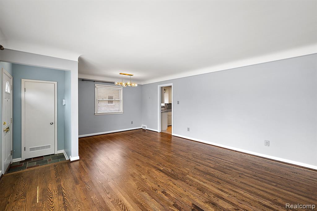 4126 BERKSHIRE Road, Royal Oak, MI 48073 — Photo 7