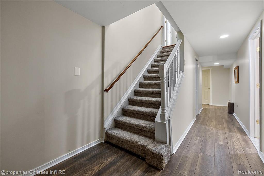 6367 Florence Lane, Belleville, MI 48111 — Photo 49