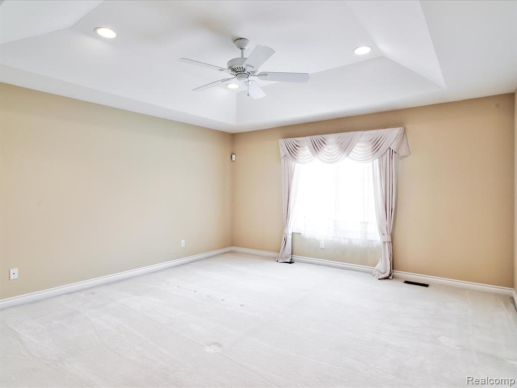 56909 Pinecone Boulevard, Shelby Twp, MI 48316 — Photo 16