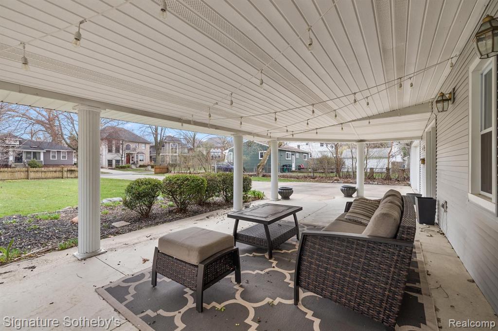 423 HAWTHORN Avenue, Royal Oak, MI 48067 — Photo 3
