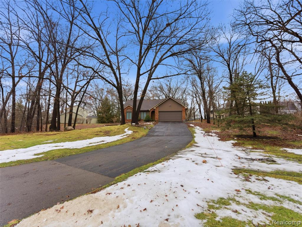 4495 Maybee Road, Lake Orion, MI — Photo 54