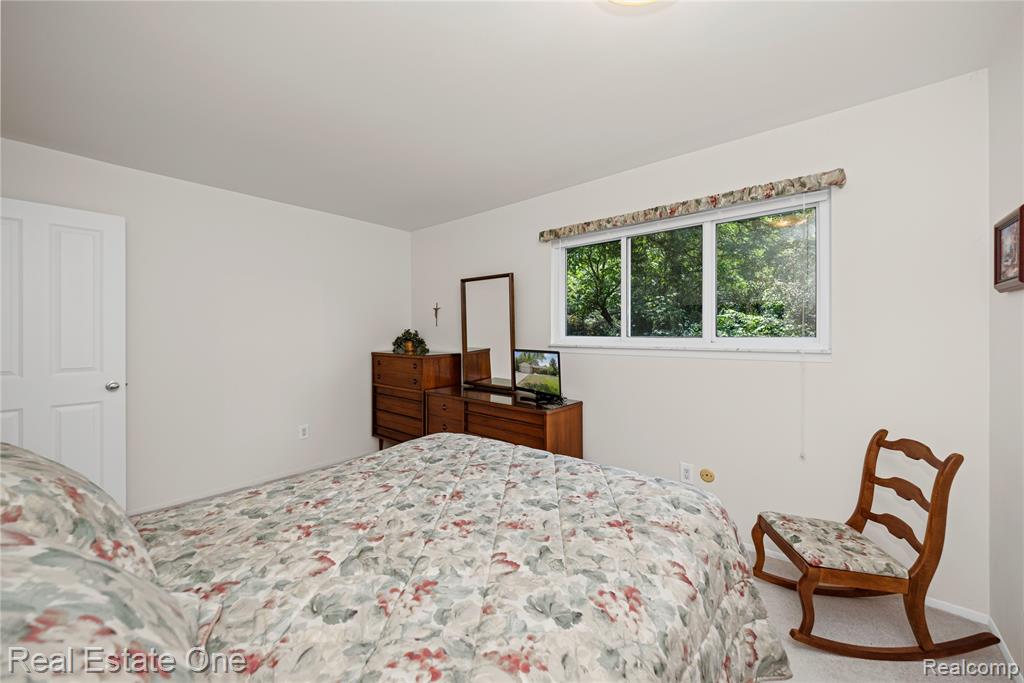 5487 Boros Drive, Troy, MI 48085 — Photo 23