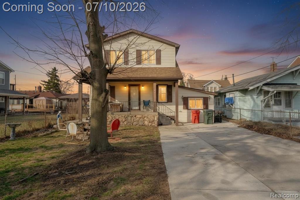 22453 E 10 Mile Road, Saint Clair Shores, MI 48080
