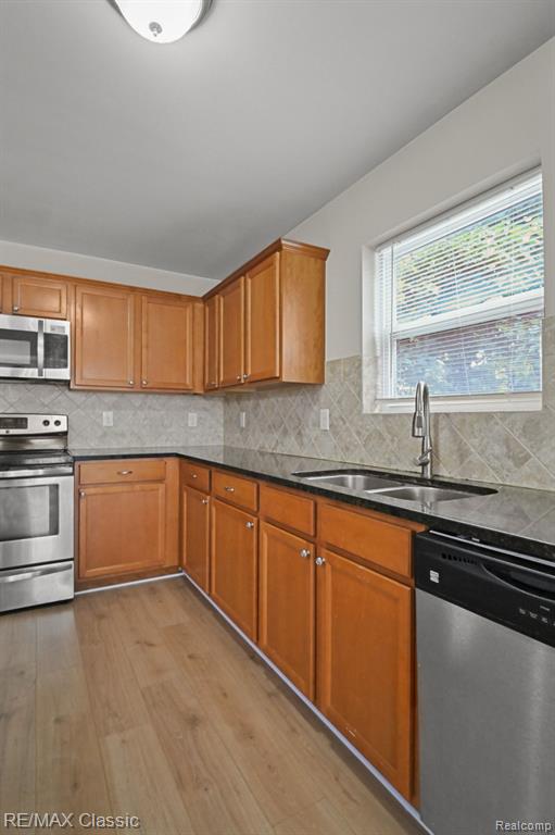 7038 WELLINGTON Lane, Ypsilanti, MI 48197 — Photo 6