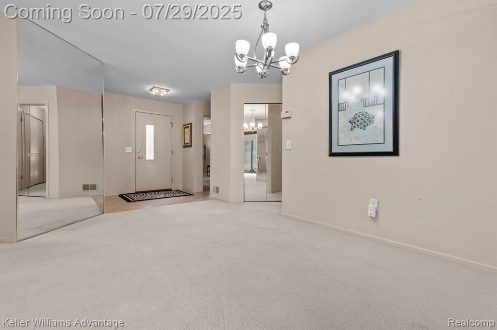 6660 Ridgefield Circle, 104, West Bloomfield, MI — Photo 7